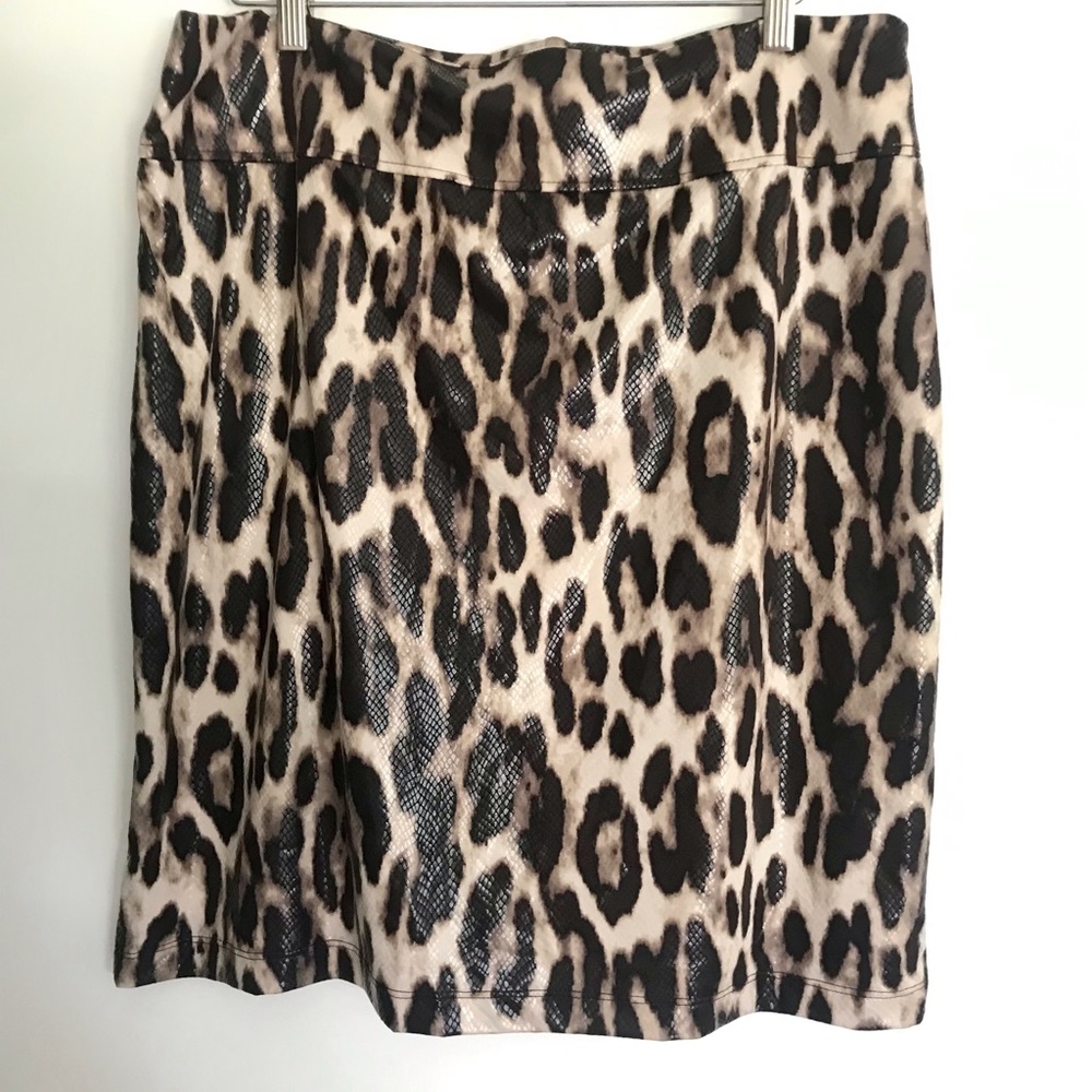 Chico’s Cute stretchy lined skirt